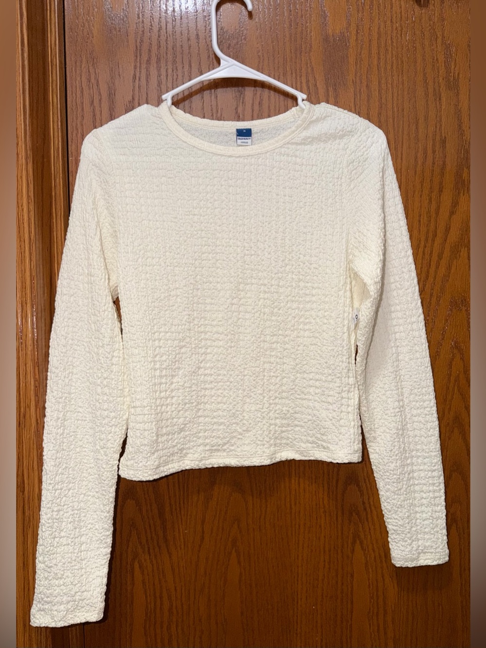 NWT. Old Navy Fitted Textured Top. Size M.